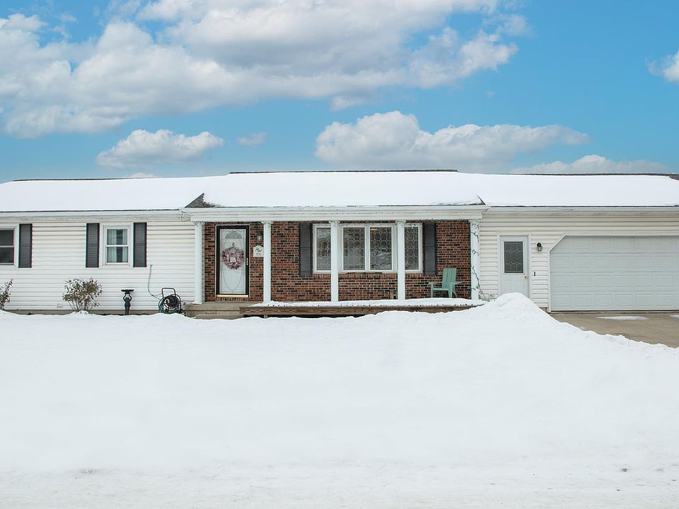 1st image of 906 Beaver St
