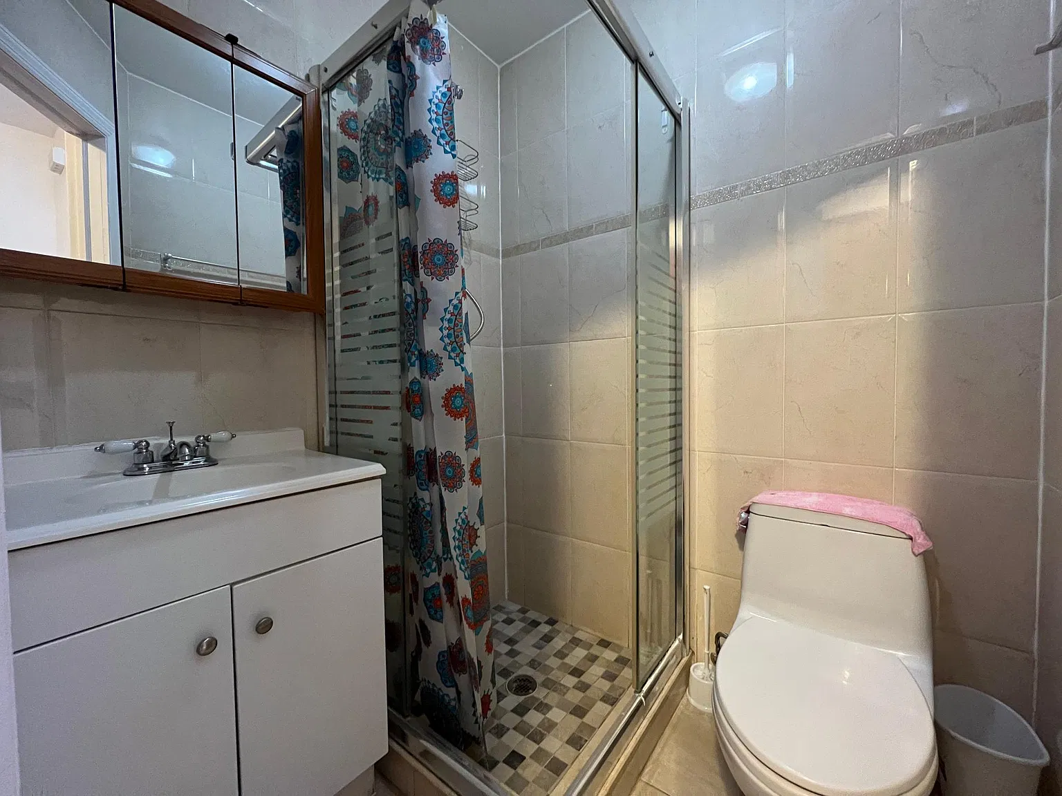3 bed, 1000 sqft, $2,900 — Photo 4