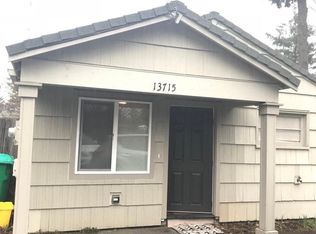 13715 SE Rhone St #B, Portland, OR 97236
