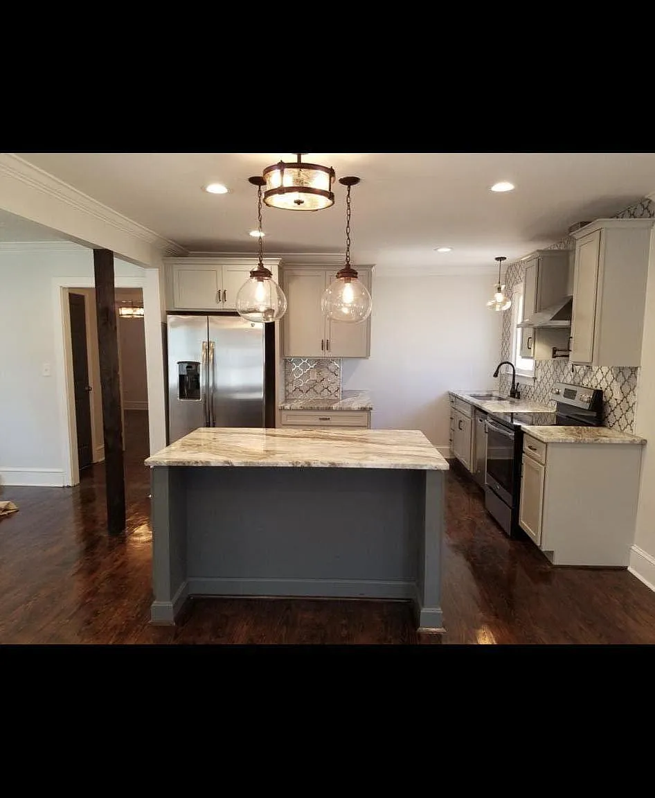 102 Odessa St — Photo 3