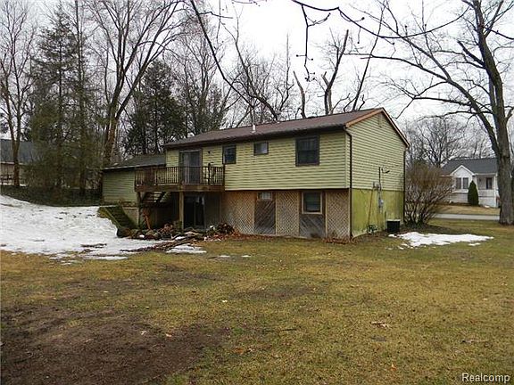 4th image of 2284 Ellington St