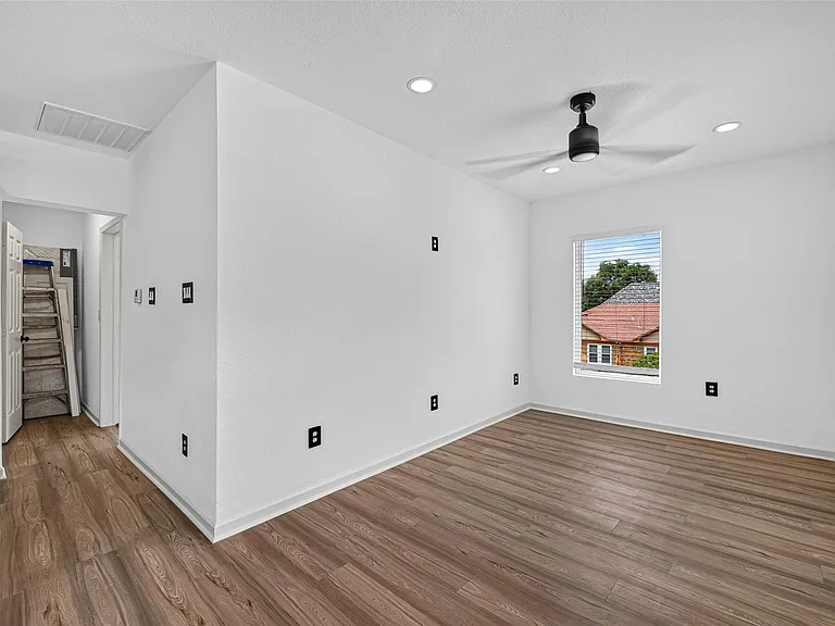 3701 Hutchins St — Photo 10