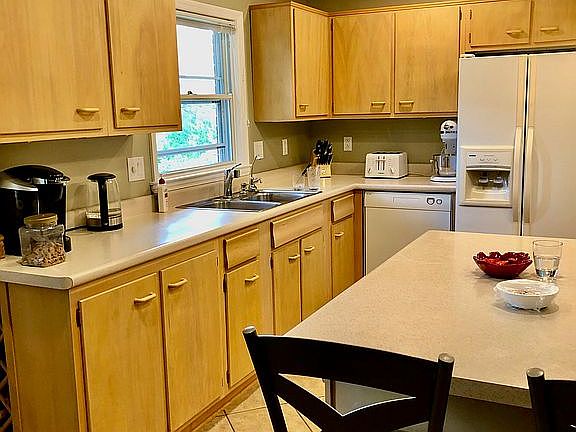 4th image of 804 Hildeen Dr