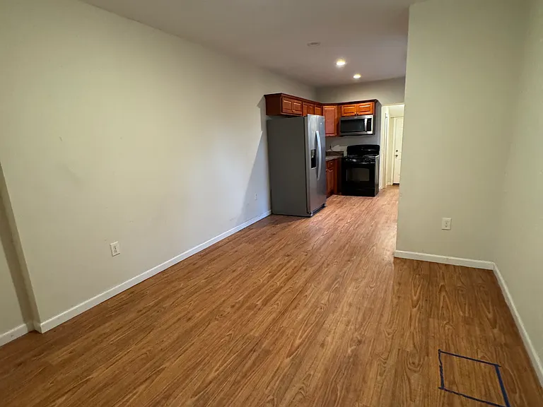 61 Asbury St — Photo 6