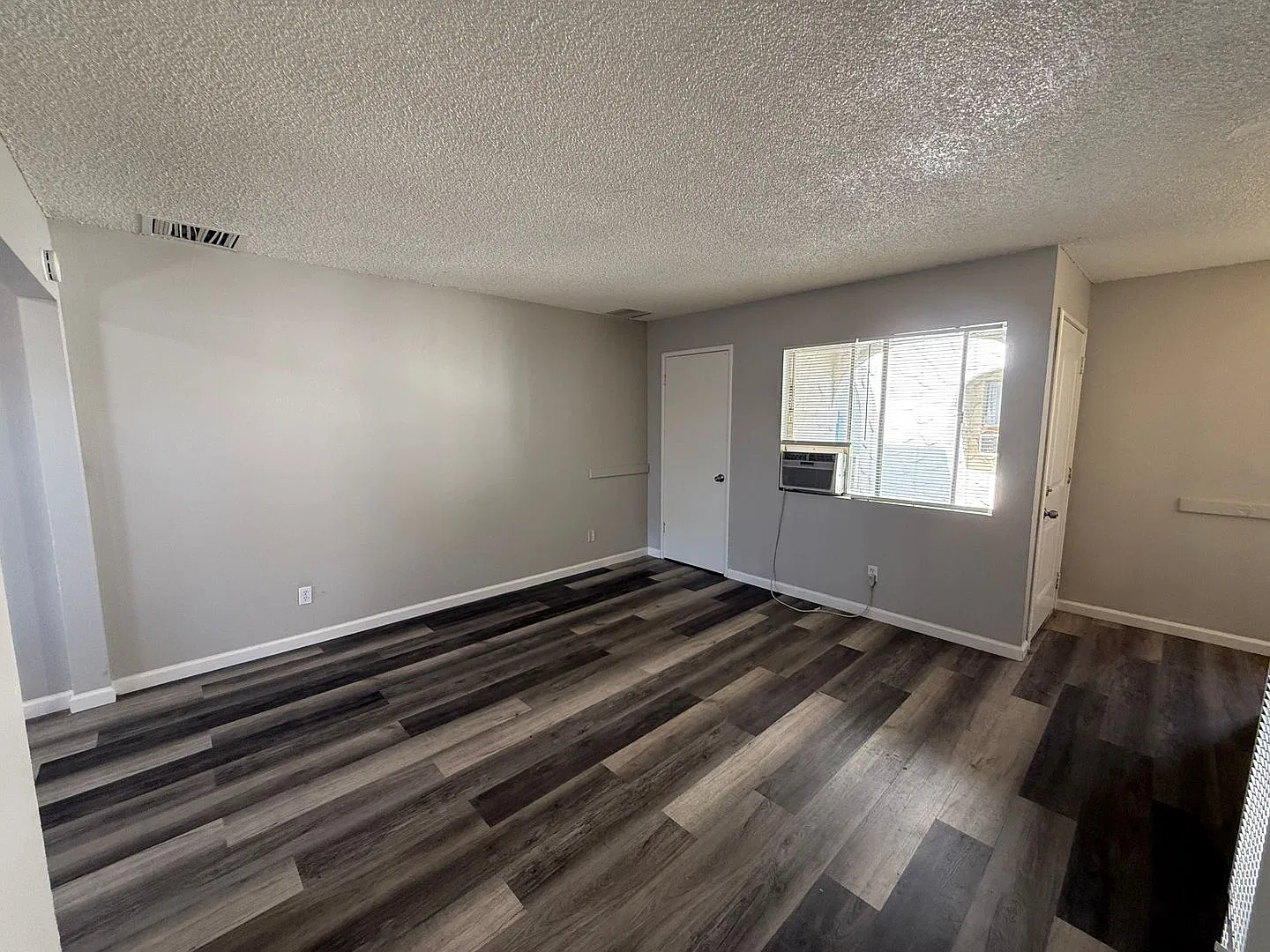600-606 N. Locust Street — Photo 2