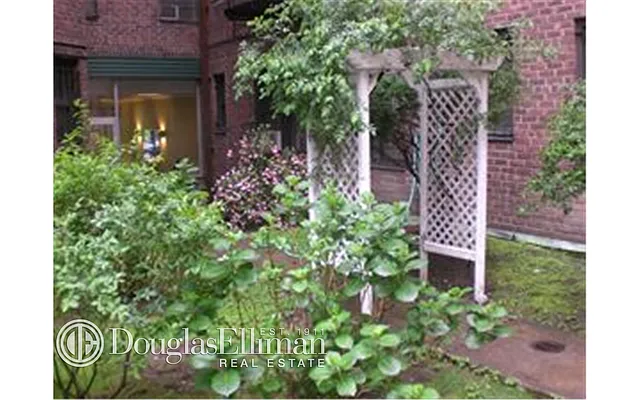 Rented by Douglas Elliman | media 10