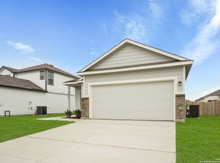 2424 Dino Dr, Seguin, TX 78155