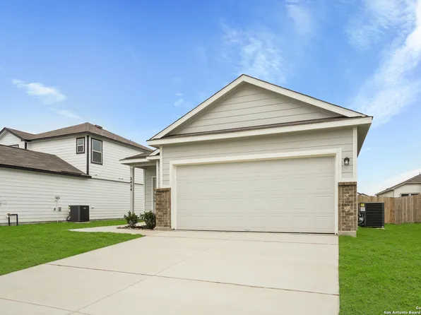 2424 Dino Dr, Seguin, TX 78155