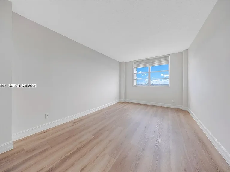 1455 N Treasure Dr #7J — Photo 23