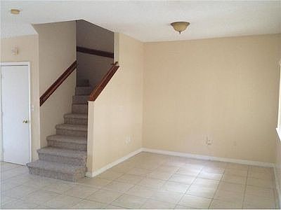 4th image of 11810 NE 19th Dr APT 11