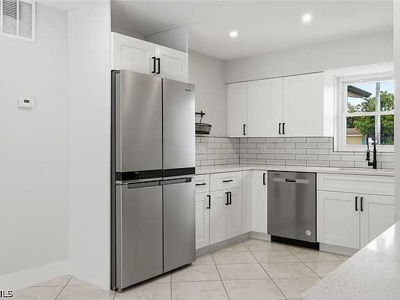 5th image of 1560 Ricardo Ave