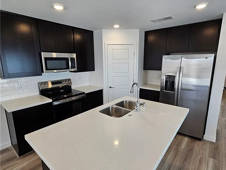 2112 Abraham Ave — Photo 5