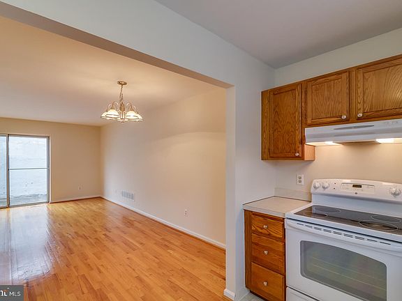 5th image of 1001 McDowell St