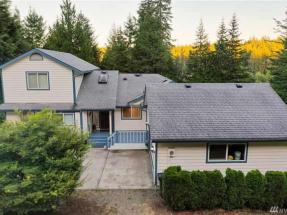 4th image of 3502 Salmonberry Dr SE