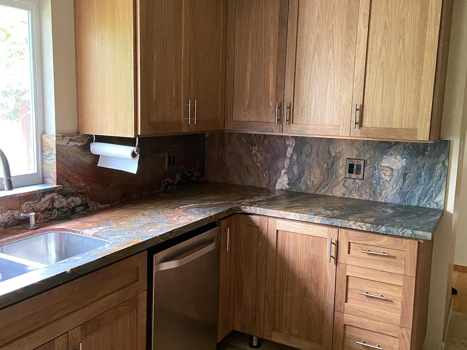 2 bed, 1097 sqft, $3,000 — Photo 2