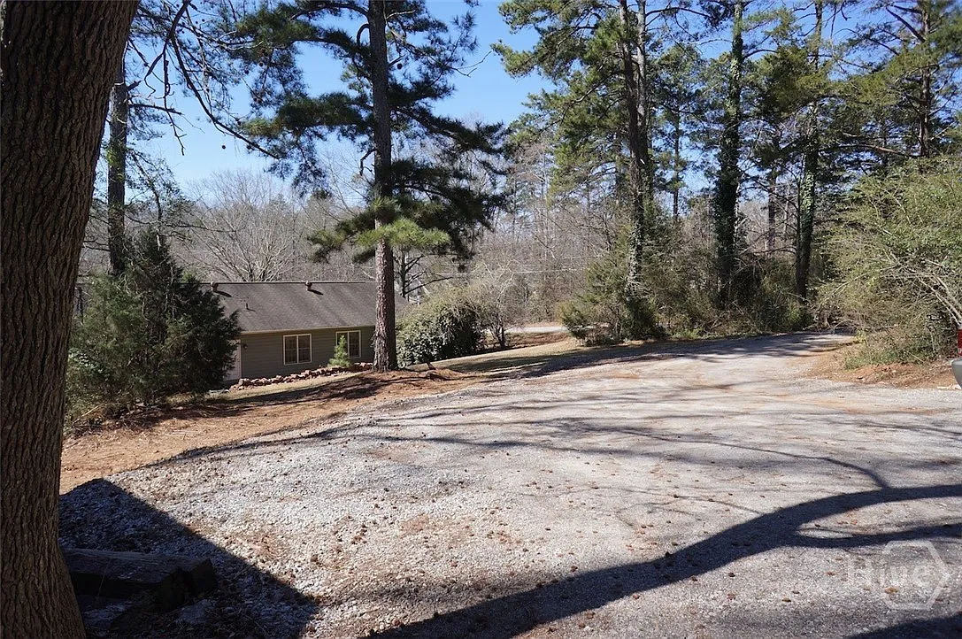2 bed, 1.5 bath, 722 sqft, $1,125 — Photo 2