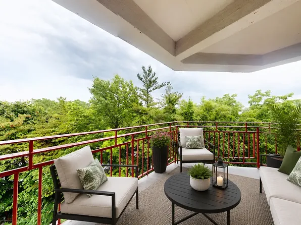 245-20 Grand Central Pkwy #5, Bellerose, NY 11426