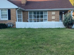 9730 W Metcalf Pl, Milwaukee, WI 53222