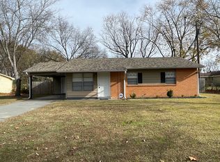 4 Park Dr, Jacksonville, AR 72076