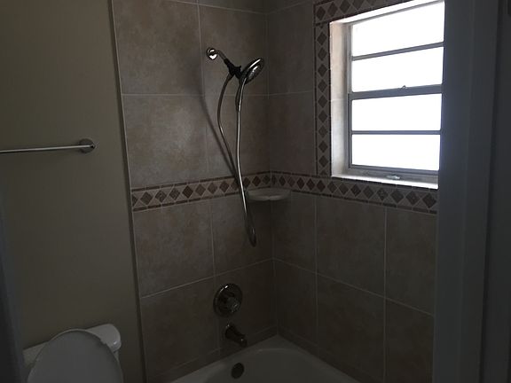 5th image of 1209 SE Rossi Dr