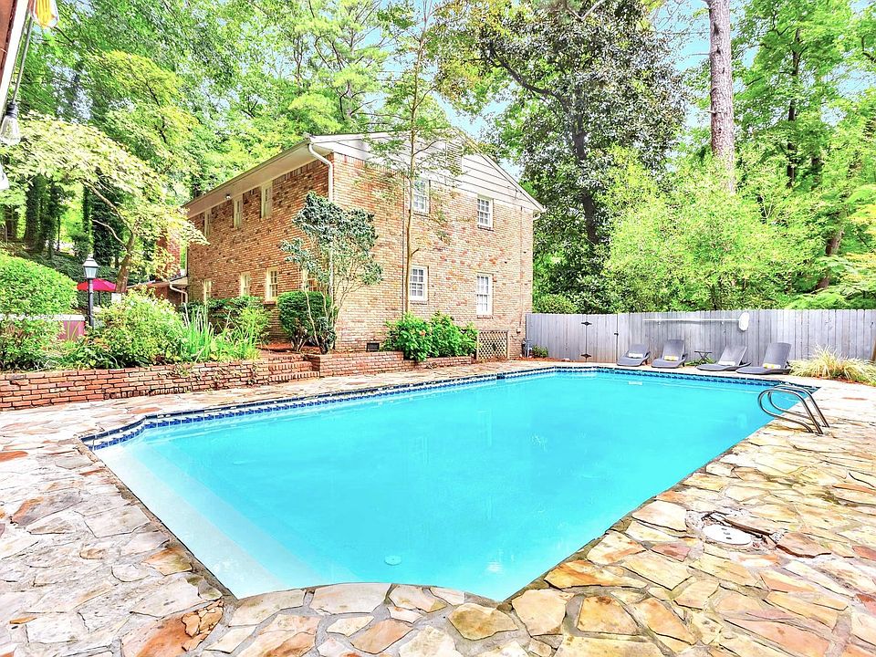 Pool ONLY OPEN May - Sep, HotTub open ALL YEAR ROUND
