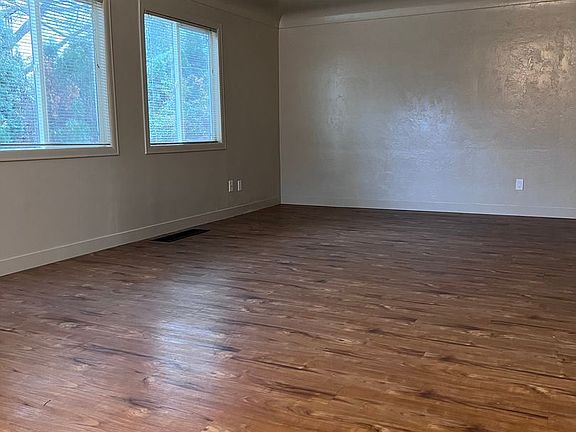 2nd image of 637 18th St NE #11718204