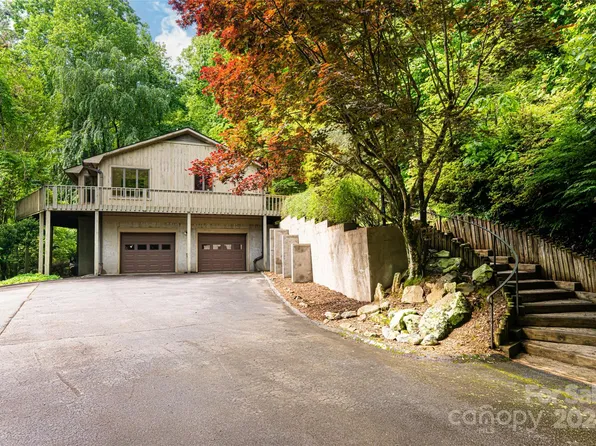 1426 Valmont Dr, Hendersonville, NC 28791