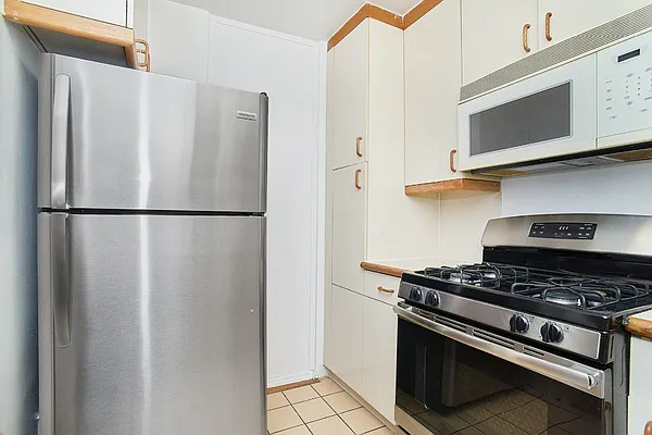 Rented by Living New York | media 12