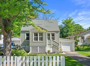12516 W Meadow LANE, New Berlin, WI 53151