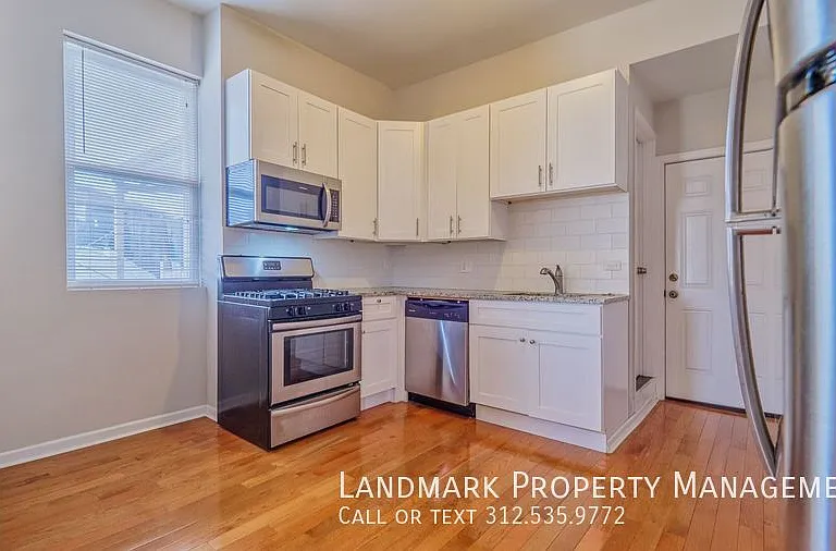 2130 W Cermak Rd #3R — Photo 2