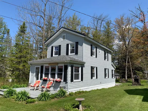 121 Lakeview Ave, Caroga Lake, NY 12032