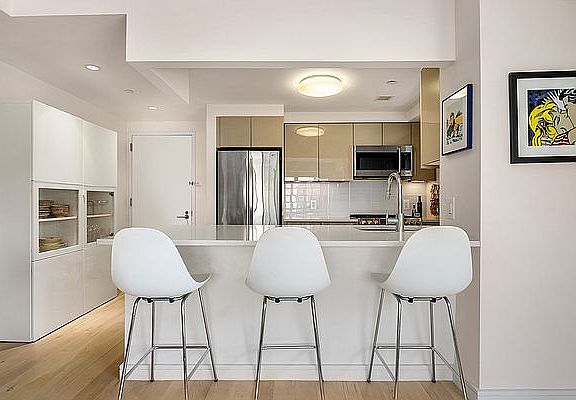 2nd image of 171 W 131st St APT 307