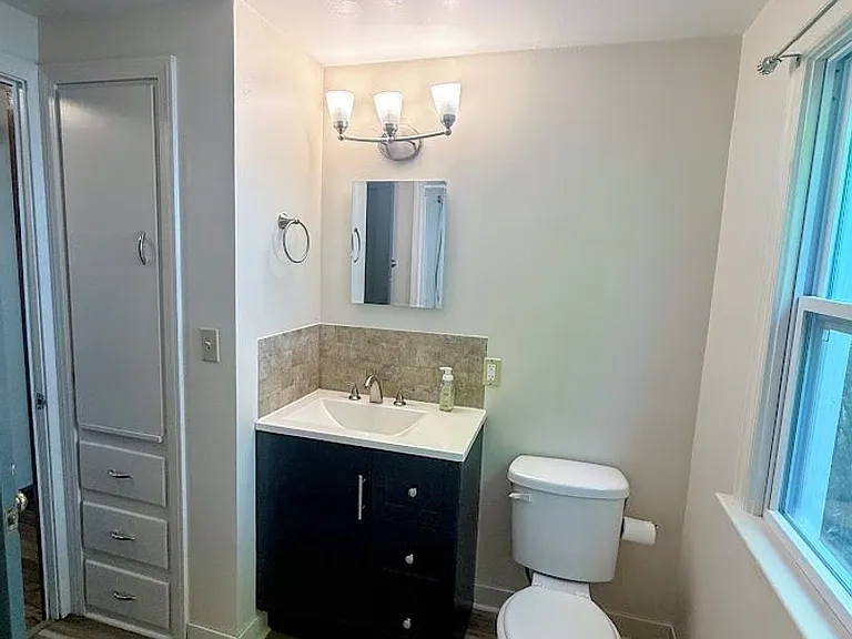 601 Melrose Pl NE — Photo 6