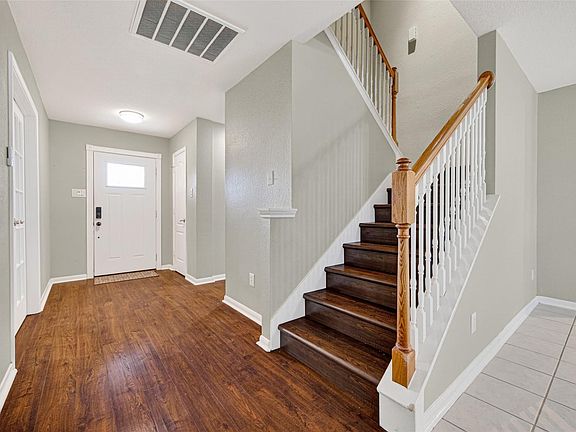 4th image of 3934 Brook Garden Ln