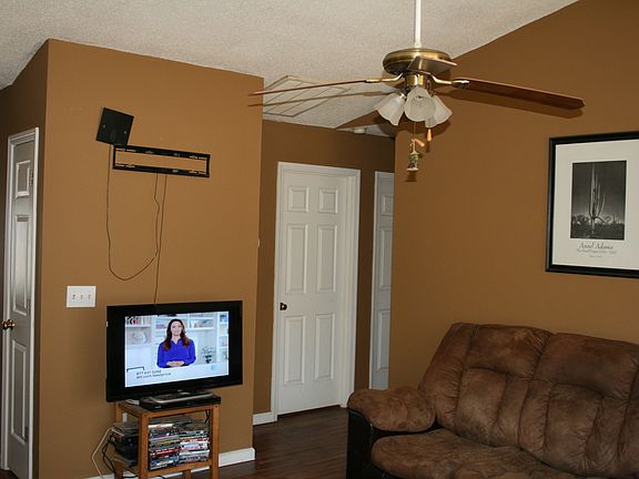 2nd image of 24 Willow Bend Dr