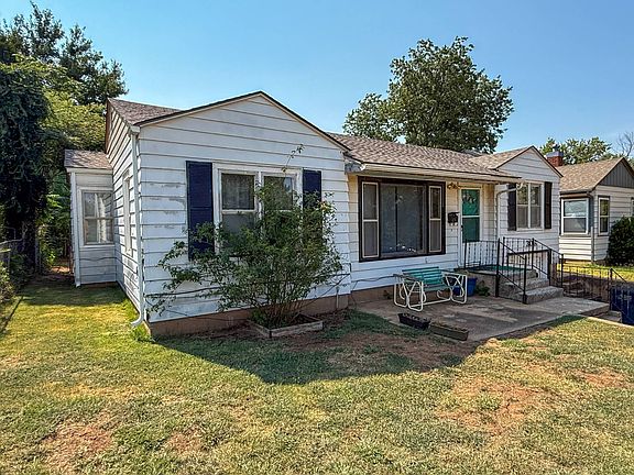 3rd image of 306 Lakeview Dr