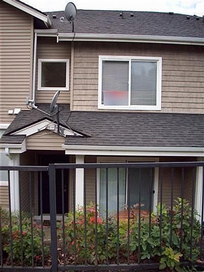 1st image of 14707 1st Ln NE Unit 102