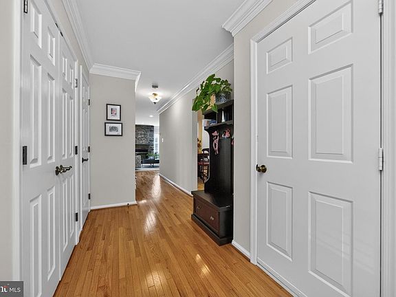 4th image of 62 Cedar Ct