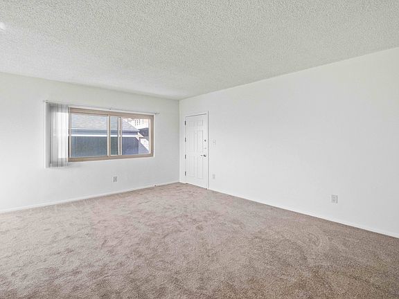 5th image of 640 Imperial Ave #10