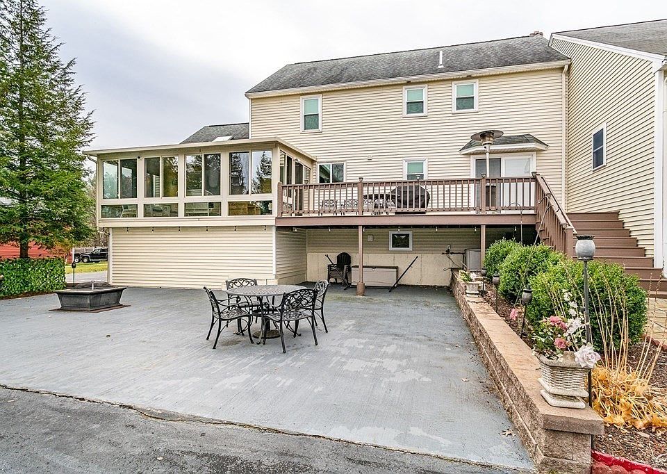 243 Westford Rd, Tyngsboro, MA 01879 Zillow