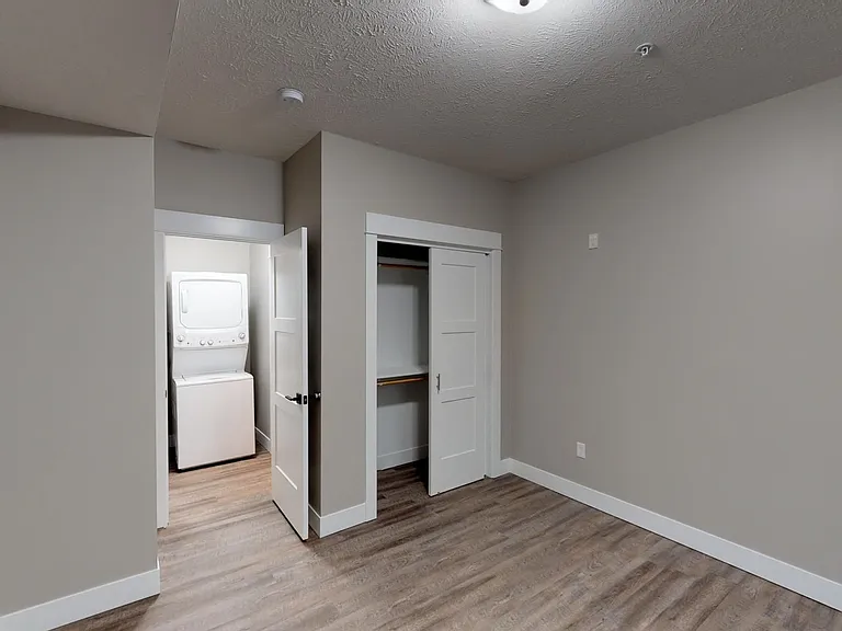 801 W Cedar St — Photo 12