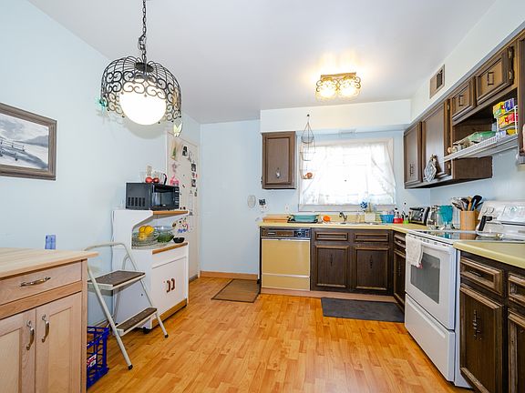 2nd image of 9462 Bay Colony Dr APT 3N