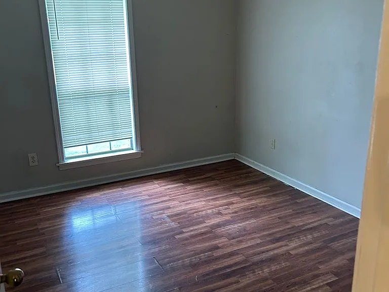 Medallion Cir — Photo 9