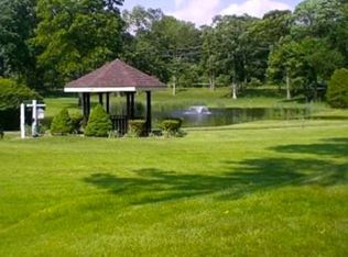 182 Ventry Ct UNIT B, Ridge, NY 11961