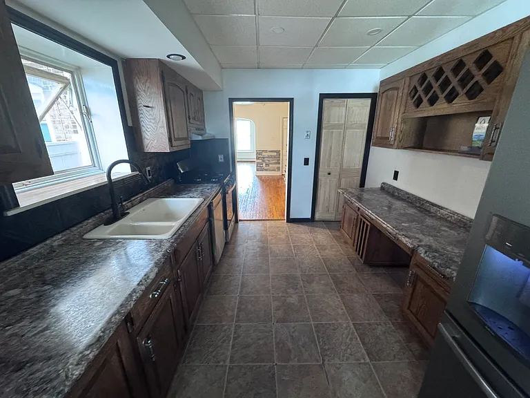 50 South St — Photo 18