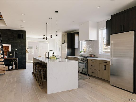 5th image of 2091 Perry Street