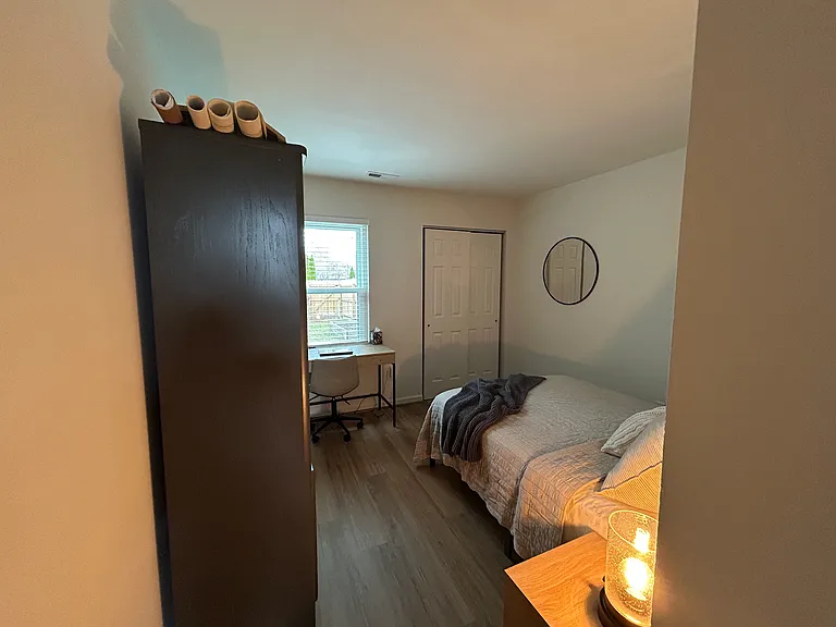 1318 Damyien Arch — Photo 17