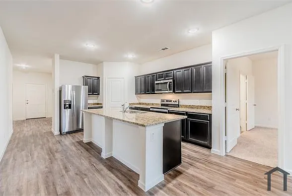 761 Richmond Dr — Photo 11