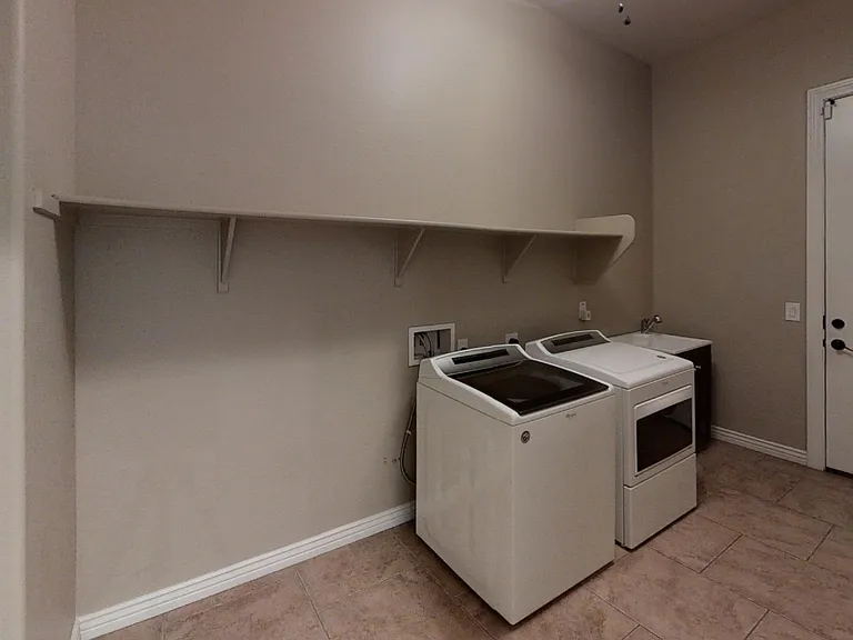2267 E Tomahawk Dr — Photo 30