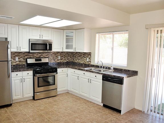 3rd image of 1548 W Michigan Ave